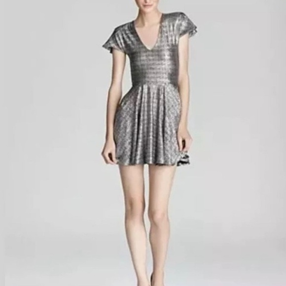 Alexis Skyla Metallic Flutter Sleeve V Neck Mini Skater Dress Silver Small - Picture 1 of 13
